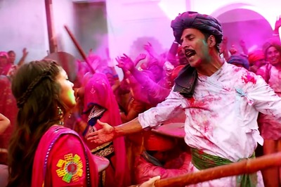 Latth Maar: Couples Will Relate to Akshay Kumar-Bhumi Pednekar's Pain in Toilet-Ek Prem Katha New Song