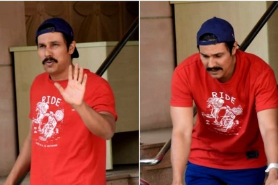 Randeep Hooda Undergoes Successful Knee Surgery, Waves At Paparazzi As He Gets Discharged From Hospital