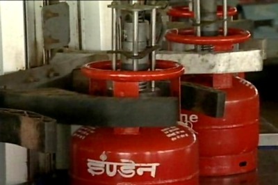Delhi govt to raise LPG cap to 12 cylinders for poor