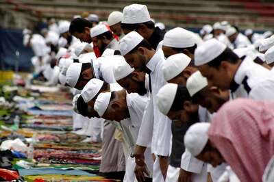 COVID-19 Impact: Carpets Removed From Maharashtra Mosques, Faithfuls Advised to Perform Namaz at Home