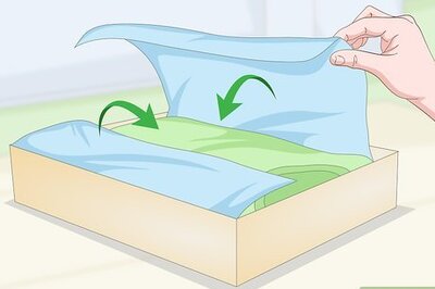 3 Simple Ways to Wrap Clothing