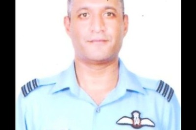 India Prays for Group Captain Varun Singh, the Lone Survivor in Chopper Crash That Killed CDS Bipin Rawat