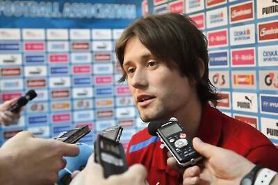 Czech captain Tomas Rosicky injured