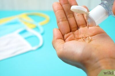 How to Properly Take Off a Face Mask