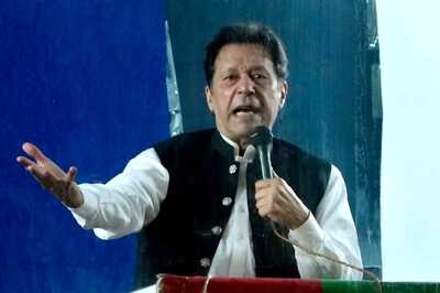 Imran Khan Arrest: Pak Supreme Court Pulls Up NAB, Asks It to Produce Former PM Within an Hour