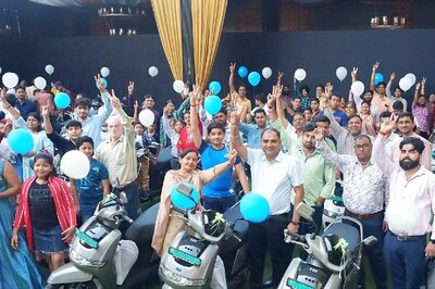 TVS iQube Mega Delivery Marathon Launched Across 10 Cities, Successfully Delivers 100 Electric Scooters in New Delhi