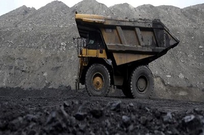 Coal India Trades Higher, Gives Over 30% Returns In a Year; Should you Invest?