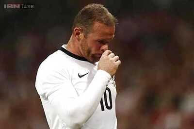 Rooney doubtful for Liverpool clash with head injury: report
