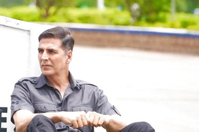 Akshay Kumar Drops Pic from Soorarai Pottru Hindi Remake On His 55th Birthday, Pens Note For Fans