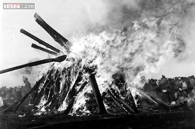 Woman's body found from husband's pyre in Maharashtra