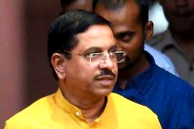 Amid SOS Calls from Ukraine, Union Minister Says 90% Studying Medicine Abroad Fail Qualifiers In India