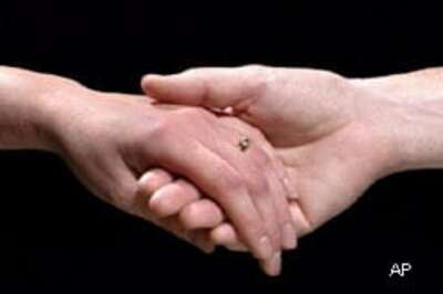 Man tries to kill girlfriend, dies himself