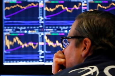 Profits Keep Sinking, But CEOs To Show If Worst Has Passed