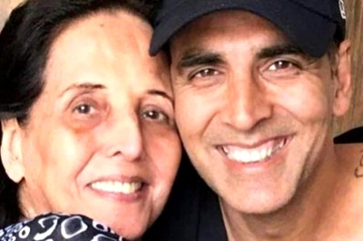 Akshay Kumar Spends First Mother's Day Without His Mom, Pens Emotional Note Remembering Her