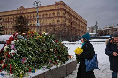 Alexei Navalny Death: More Than 400 Detained In Russia as Country Mourns Putin's Fiercest Foe