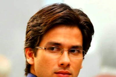 Shahid Kapoor Reveals He Fought With Everyone Over Wearing Glasses In Jab We Met: 'I Felt Like That Will...'