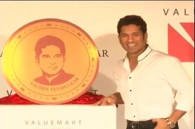 Gold coins bearing Sachin's face, signature launched
