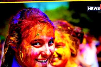 Holi 2022: Enjoy the Festival of Colours Carefree with These Makeup Tips