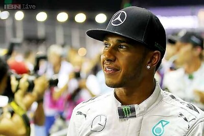 Hamilton beats Rosberg to take dramatic Singapore Grand Prix pole