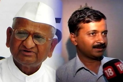 Anna hails Lokpal, AAP calls it 'very weak and totally ineffective'