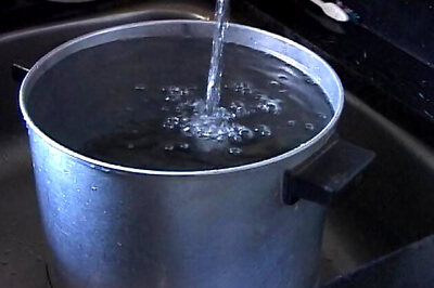 Councillors bring water pots to BBMP meet