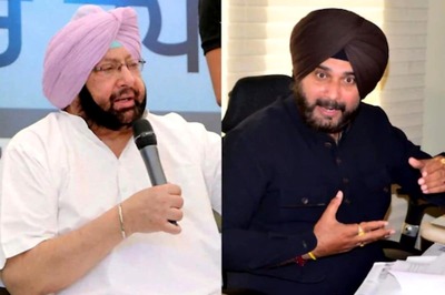 Punjab Crisis Still Simmers as Amarinder, Sidhu Hold Parallel Meetings in Show of Strength