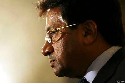 Pakistan bans Musharraf from leaving country