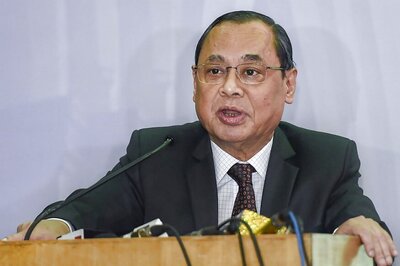 ‘We Don't Stand and Talk to Lawyers. We Sit and Talk’: The Banter Between CJI Gogoi and Rajeev Dhavan