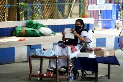 Alone and Fighting: TMC Uses Mamata Sit-in to Send a Message During Battle For Bengal