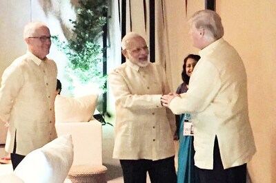 Narendra Modi Meets Donald Trump, World Leaders at ASEAN Gala Dinner; Meeting on Monday