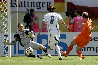 Oranje give Serbs the blues