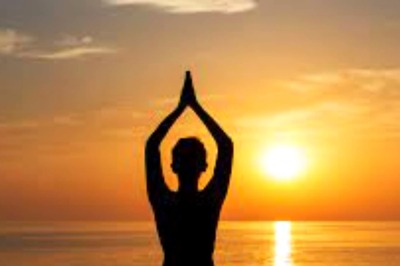 Say Bye-Bye To Your Knee Pain With These Yoga Asanas