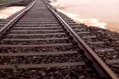 Upset Over Treatment By  Magistrate, Cop Lies Down on Railway Track in Aligarh