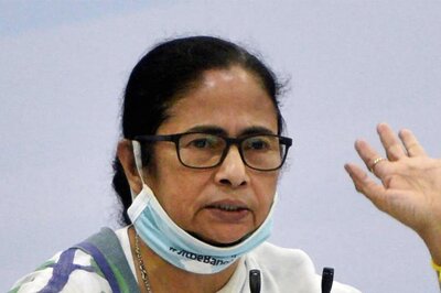 Mamata Banerjee to Call on Sharad Pawar During Mumbai Visit; No Meet With Uddhav Thackeray as CM in Hospital