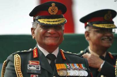 Army Chief Gen VK Singh meets Nepal President