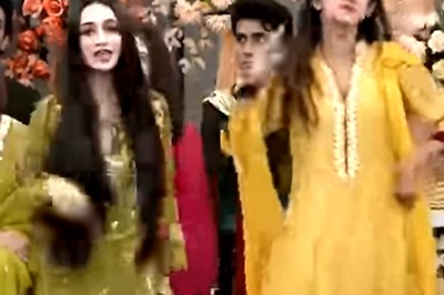 Pakistani Woman Now Grooves to 'Batiyan Bujhai Rakhdi' After Viral Wedding Dance Video
