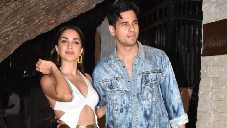 Sidharth Malhotra-Kiara Advani Reach Producer Ashvini Yardi's Bash Together, Fans Prep For Their Wedding