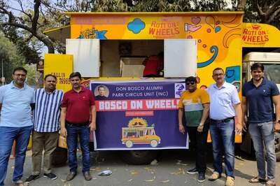 Kolkata: Many Takers for Don Bosco Alumni’s ‘Roti-sabzi’ Service on Wheels in Park Circus Slums