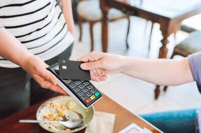 Restaurant, Hotel Associations Fail to Comply with Delhi HC Directions on Service Charge, to Pay Rs 1,00,000 in Fines