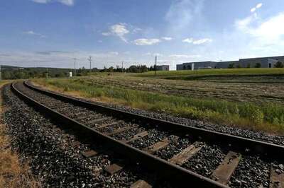 Six Injured After 13 Coaches of Tapti Ganga Express Derail in Bihar