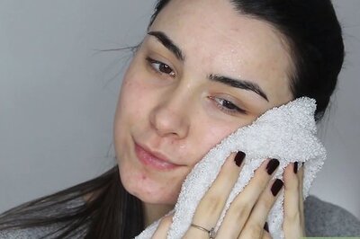 How to Apply Foundation with a Sponge