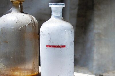 Residents Throw 'Toilet Cleaning Acid' at Neighbours After Quarrel Over Dog Walking in Delhi