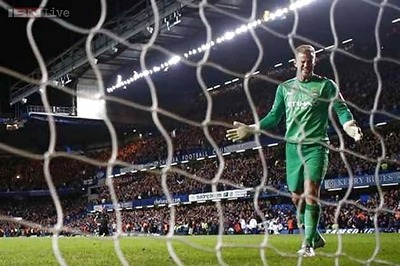 England keep faith with Joe Hart, call up Saints trio