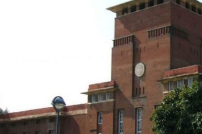Delhi University Receives Over 52,000 Applications on Day 1 of UG Admissions