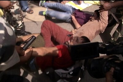 After protests, FTII students meet I&B Ministry officials over Chauhan's appointment as chairperson