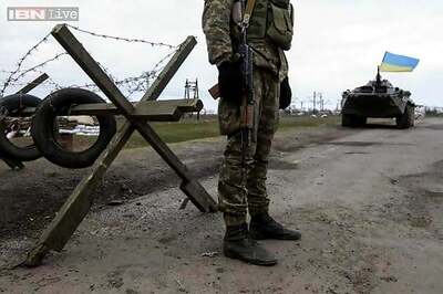US eyes military supplies for Ukraine, seeks to avoid escalation