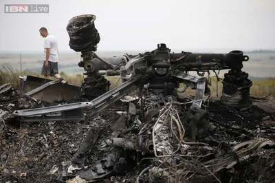 MH17 crash: Forensic experts gather material to identify victims