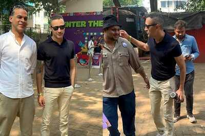 Imran Khan Spotted Posing With Fans For Selfies, Netizens Demand His Comeback; Watch Viral Video