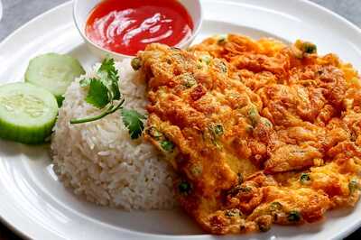 What the Fork: After Bangkok's ‘Egg’ Binge, Kunal Vijayakar Revels in Raigad’s Seafood