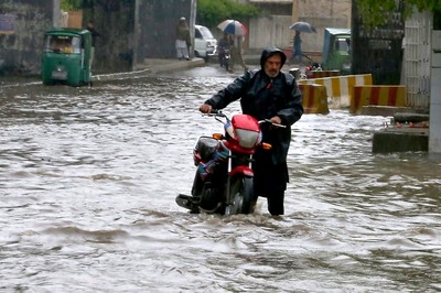 Intense Rains For Three Days In A Row, Lightning Kill 36 Across Pakistan; Balochistan Declares Emergency